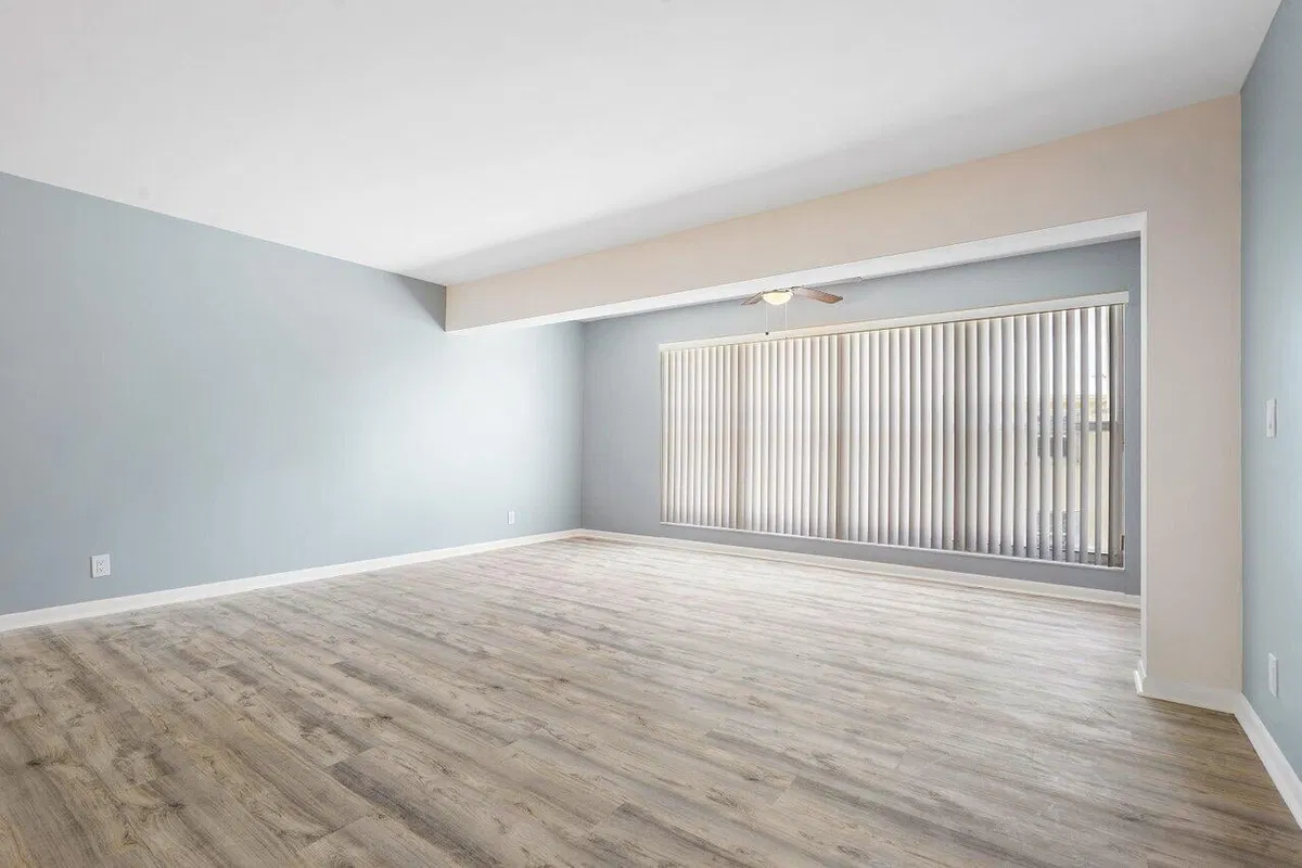 Unit 204 photo 7