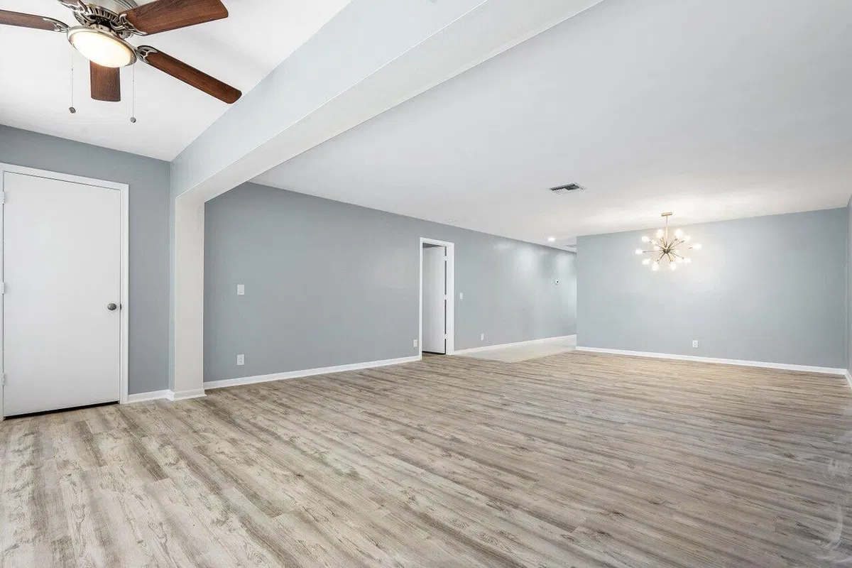 Unit 204 photo 10