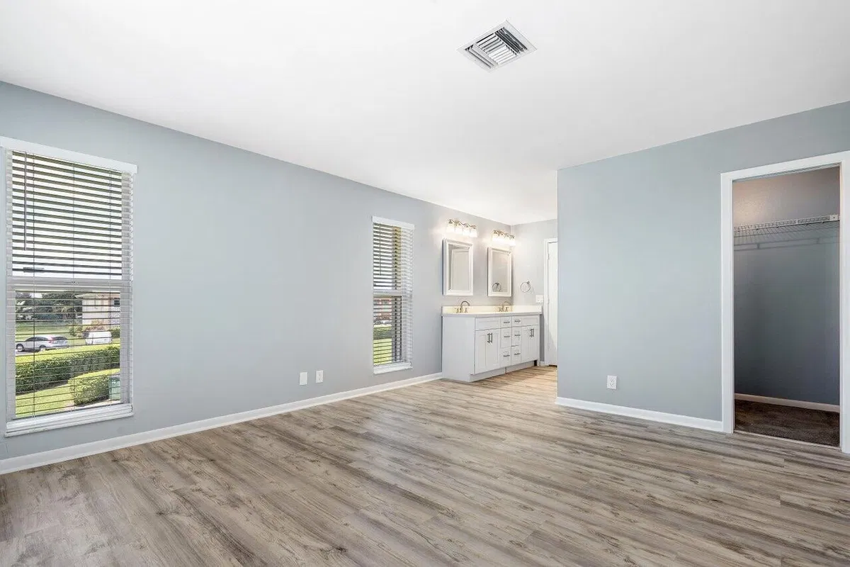 Unit 204 photo 25