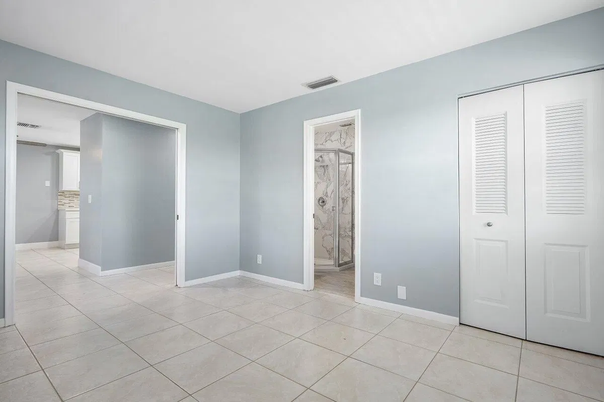 Unit 204 photo 28