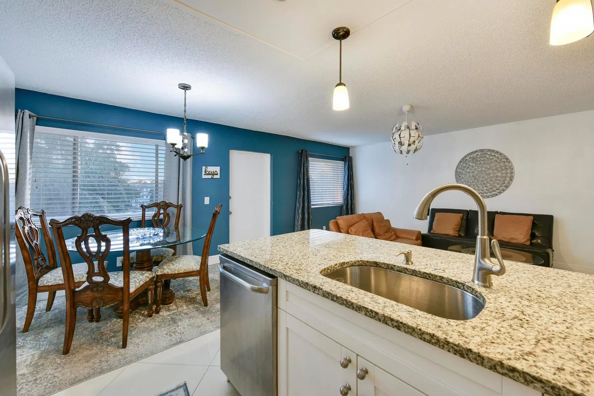 Unit 314 photo 10