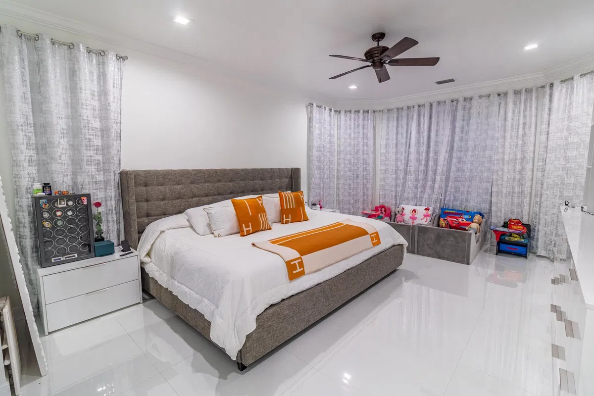 Residence photo 37