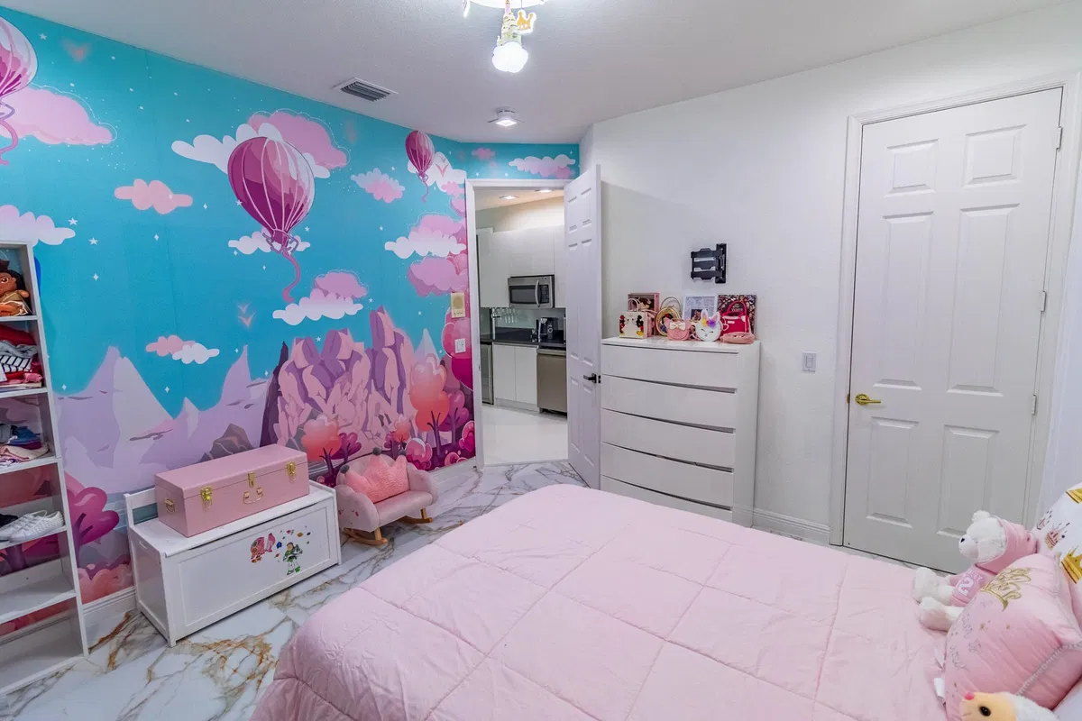 Residence photo 85