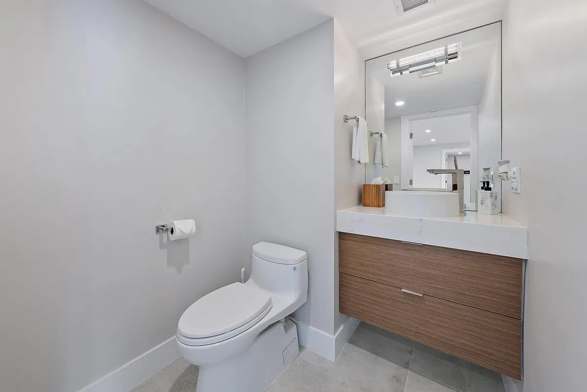 Corniche Singer Island Unit 2003 photo 16