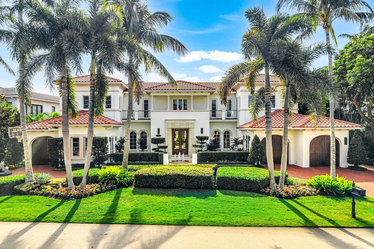 Royal Palm Yacht and Country Club Residence