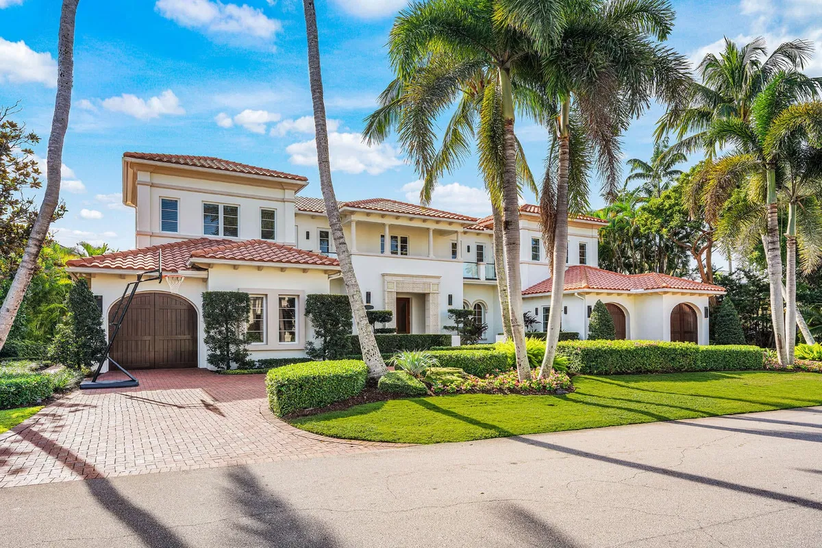 Royal Palm Yacht and Country Club Residence photo 7
