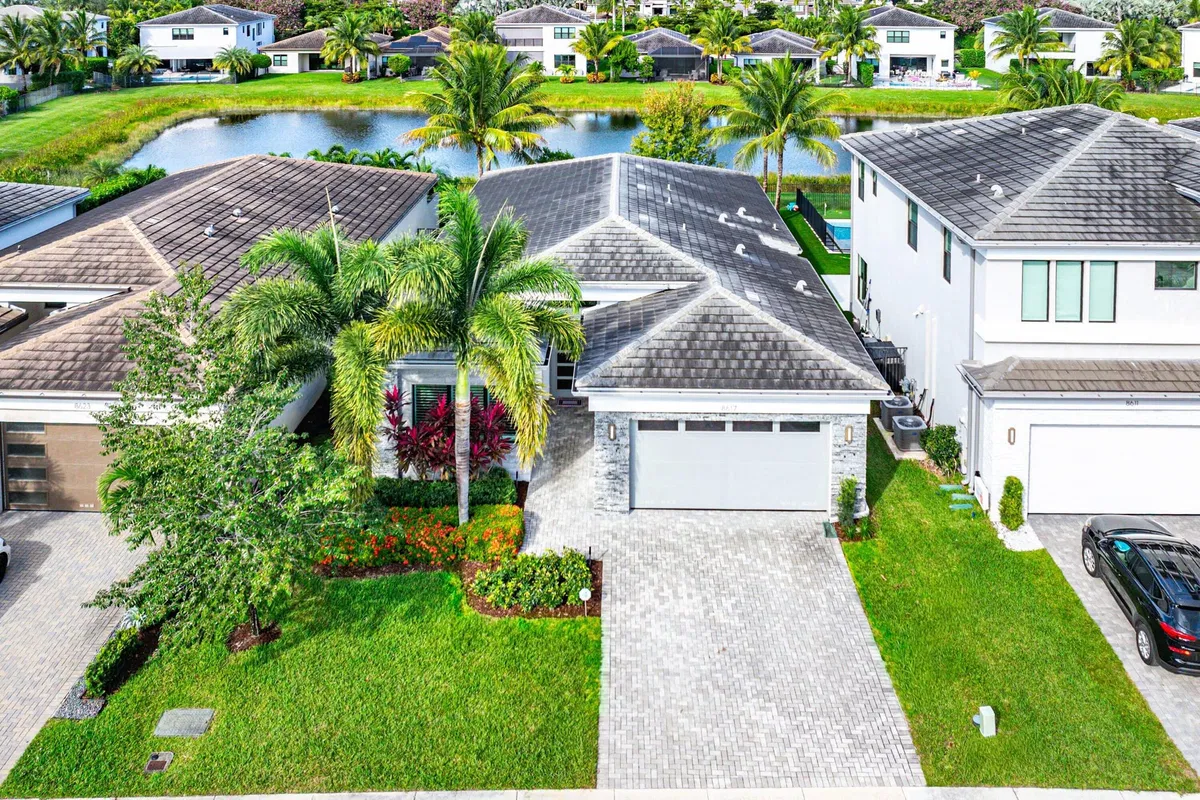 Boca Bridges Residence photo 31
