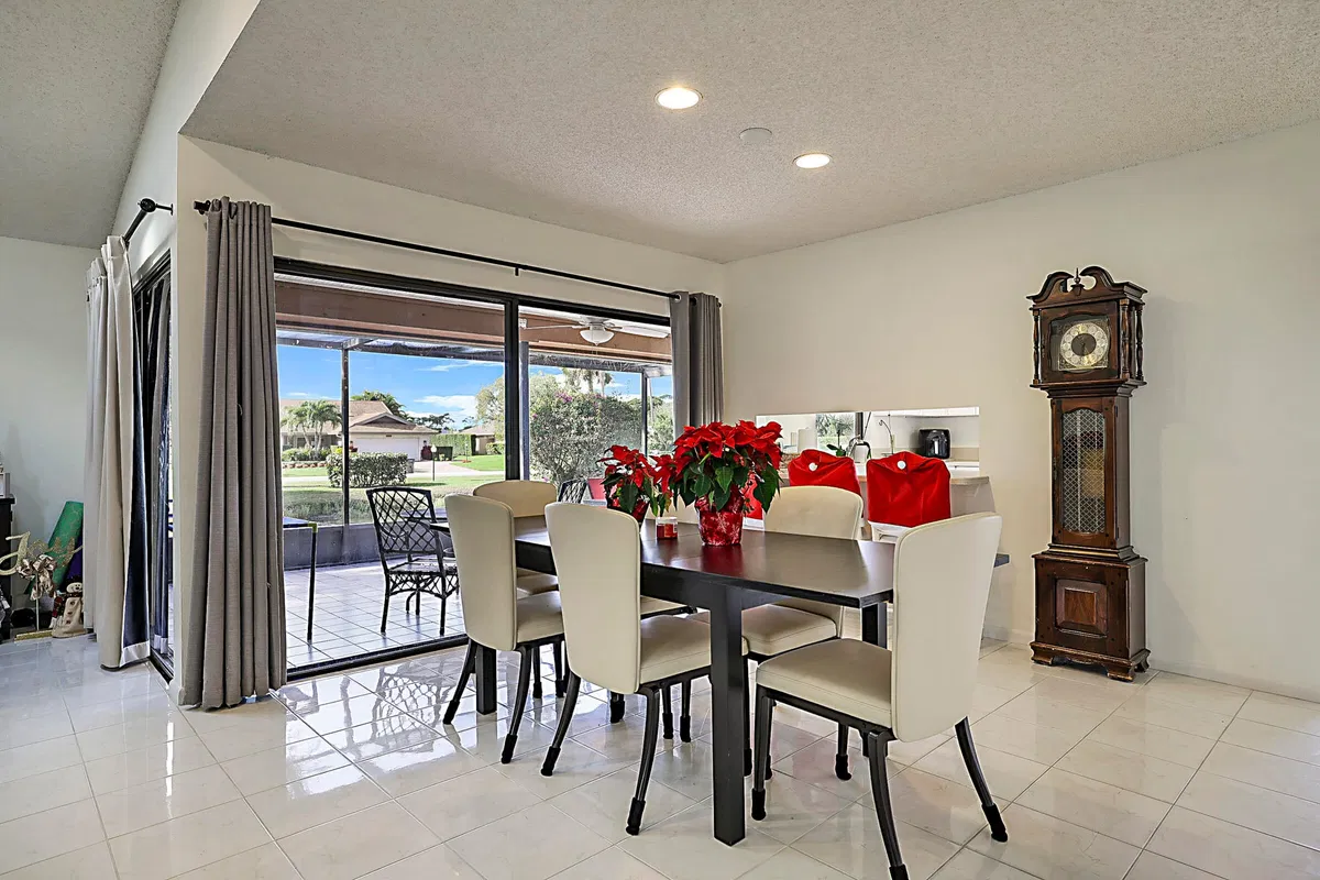 Eastpointe Country Club Residence photo 10