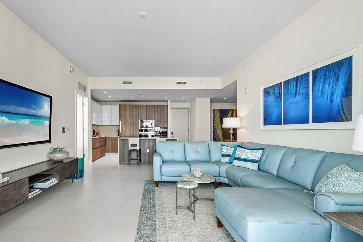 Amrit Ocean Resort & Residences Unit H1602 photo 4