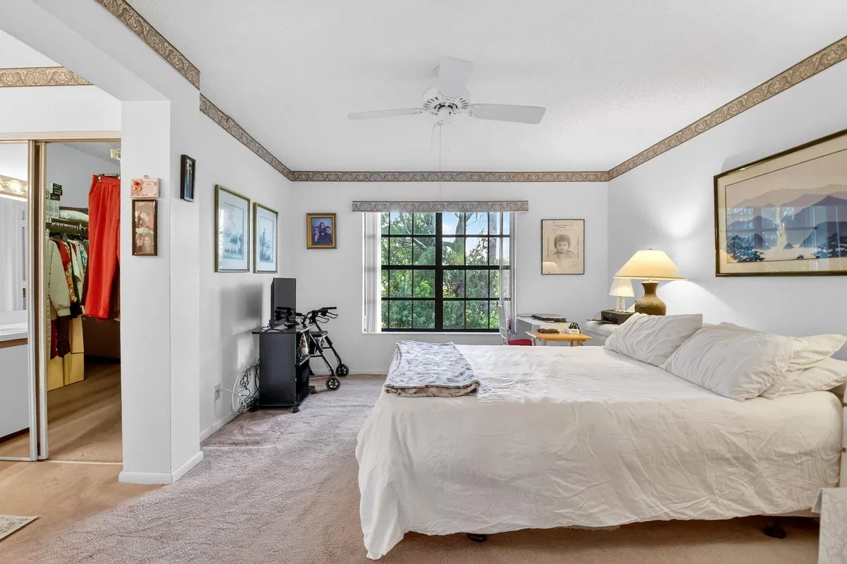 Residence photo 28