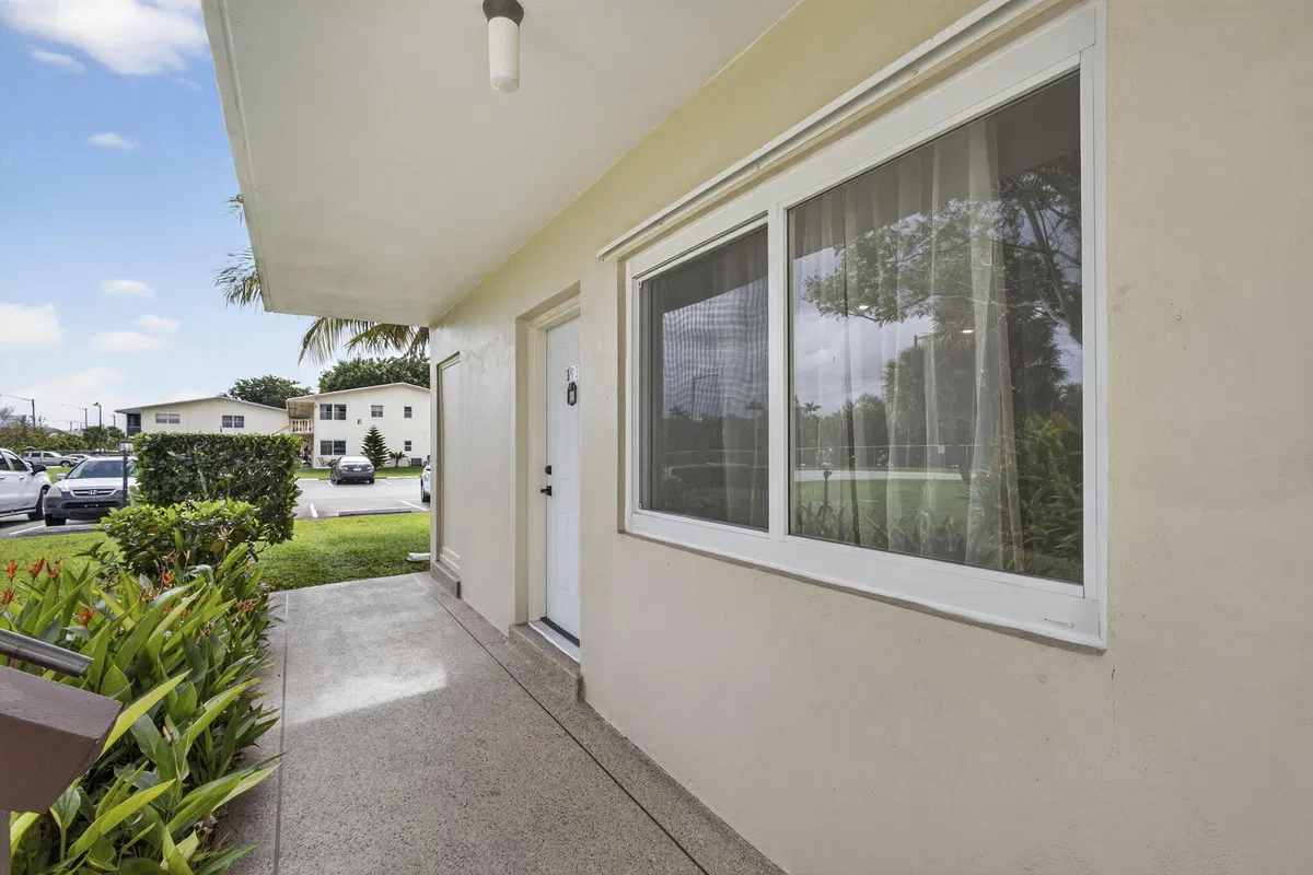  Residence photo 7
