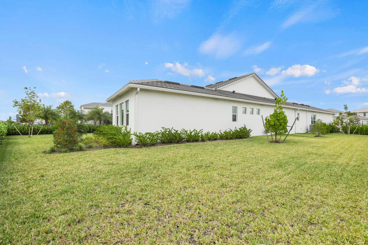 Residence photo 67