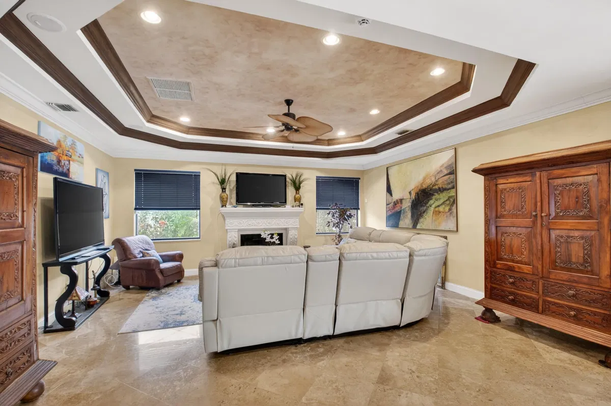 Residence photo 4