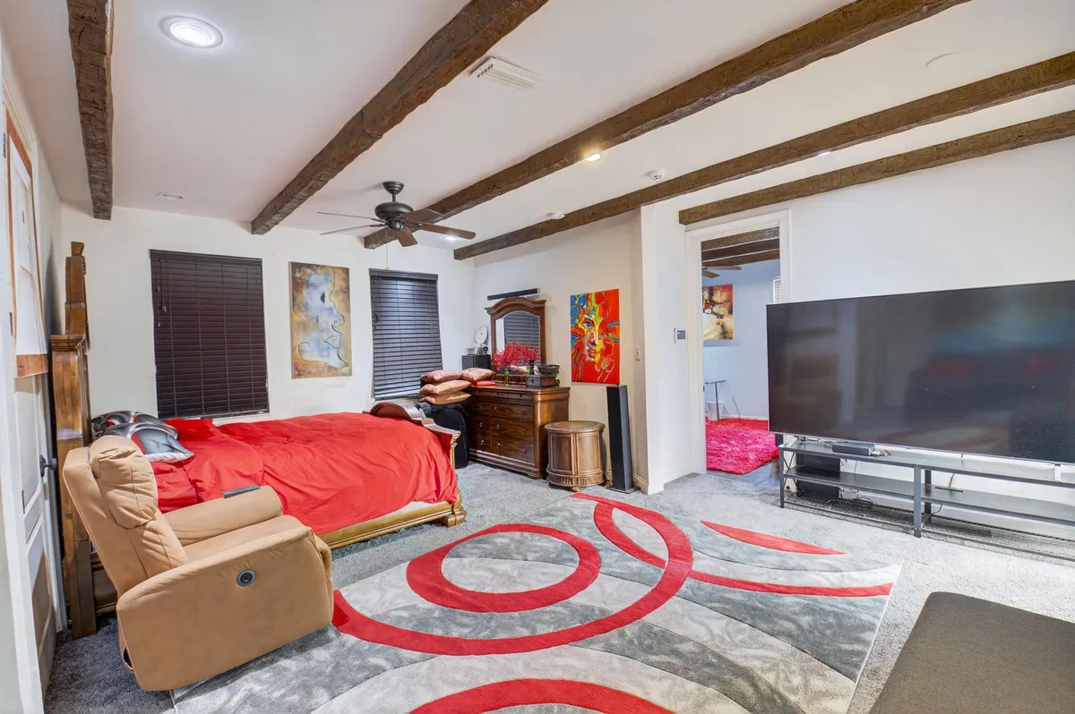 Residence photo 22