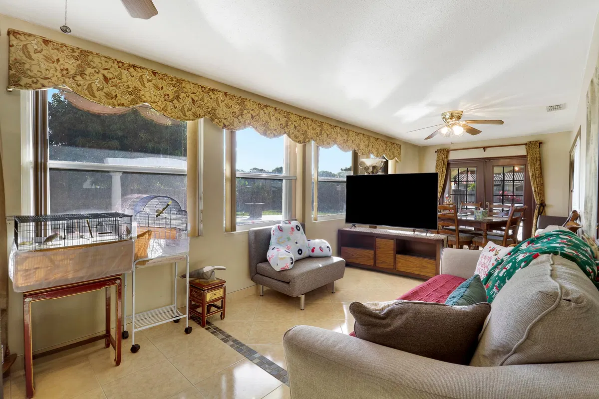 Residence photo 4