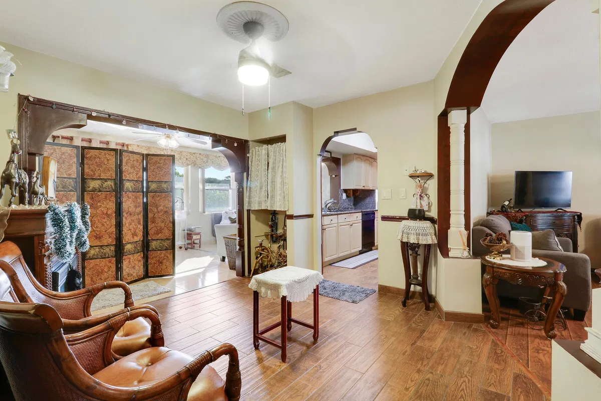 Residence photo 10