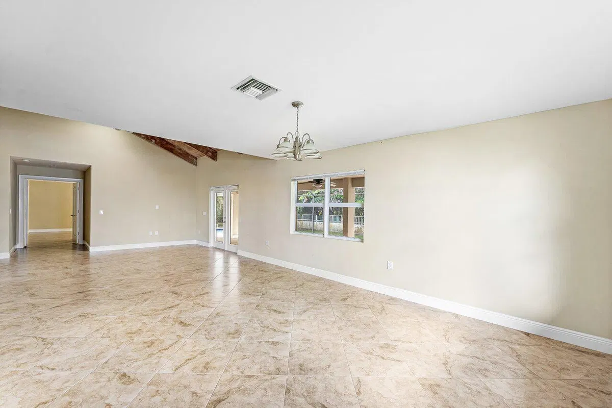 Residence photo 13