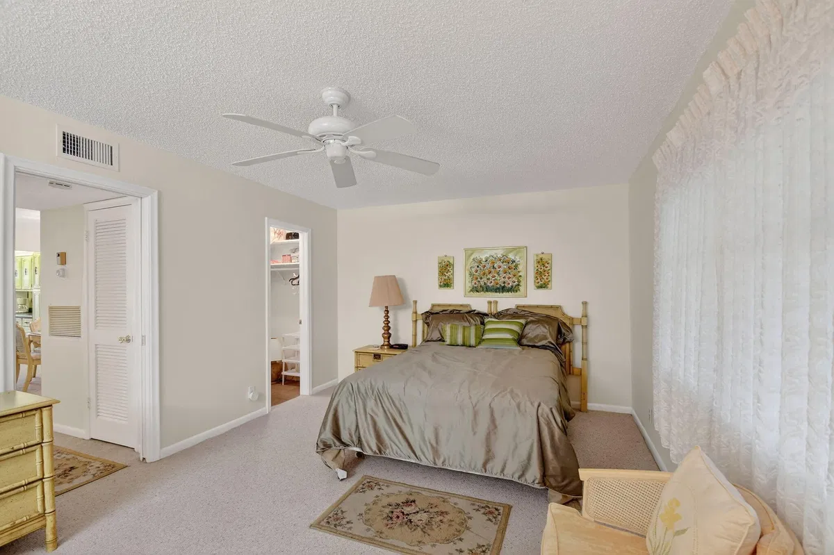 Unit C photo 25