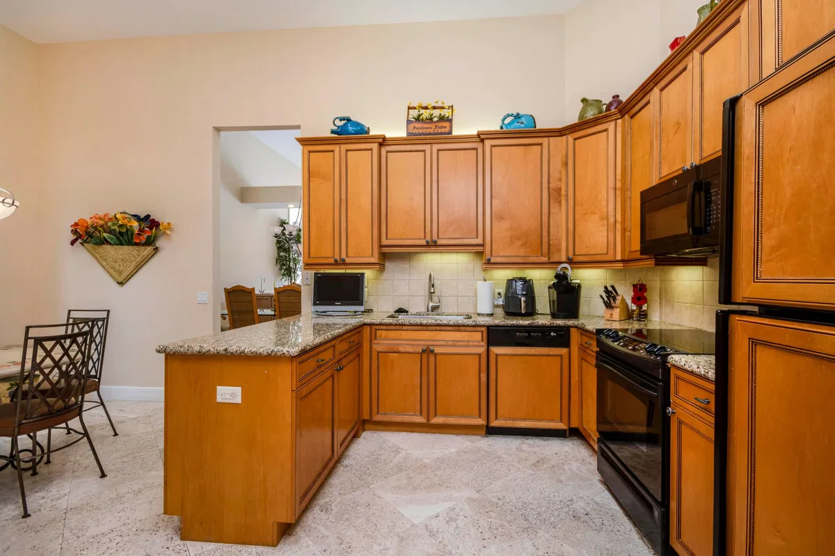 Frenchman's Creek Residence photo 10