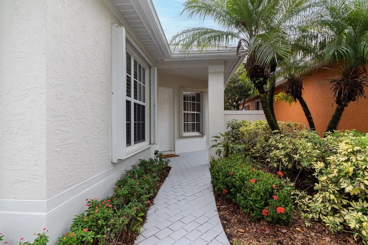 Monarch Country Club Residence photo 4