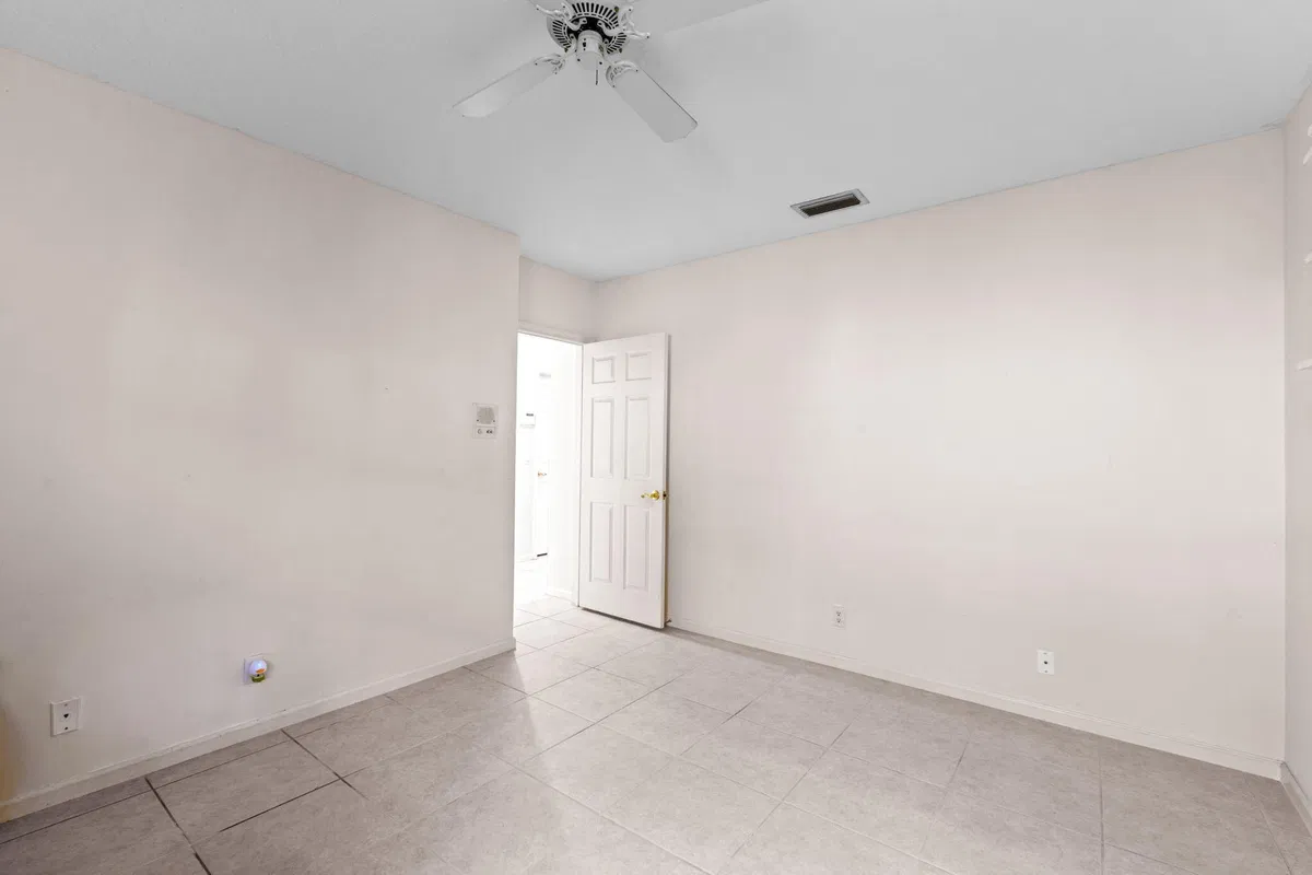 Residence photo 19