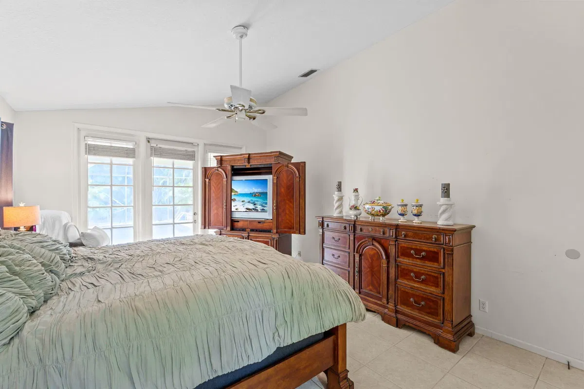 Residence photo 22