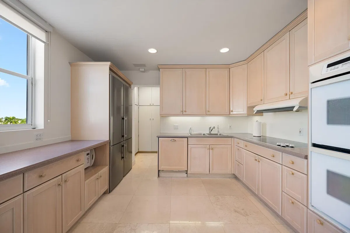 Palm Beach Towers, Palm Beach Unit 514a photo 7