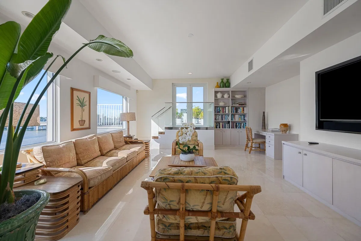Palm Beach Towers, Palm Beach Unit 514a photo 10