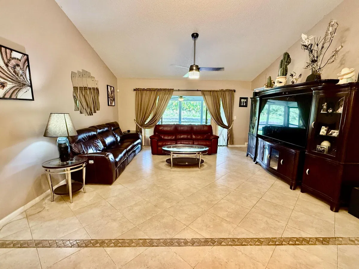Residence photo 4