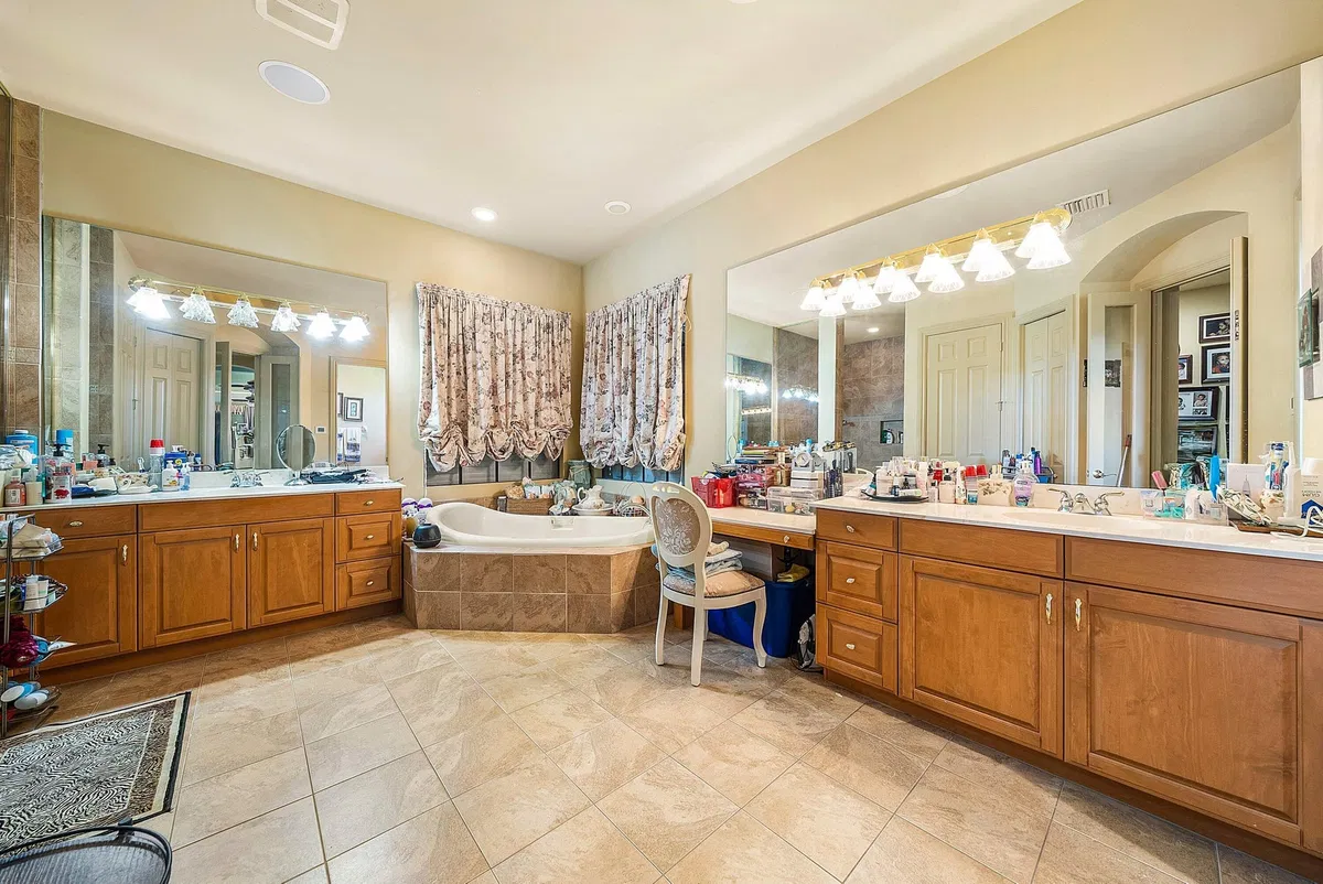 Residence photo 40