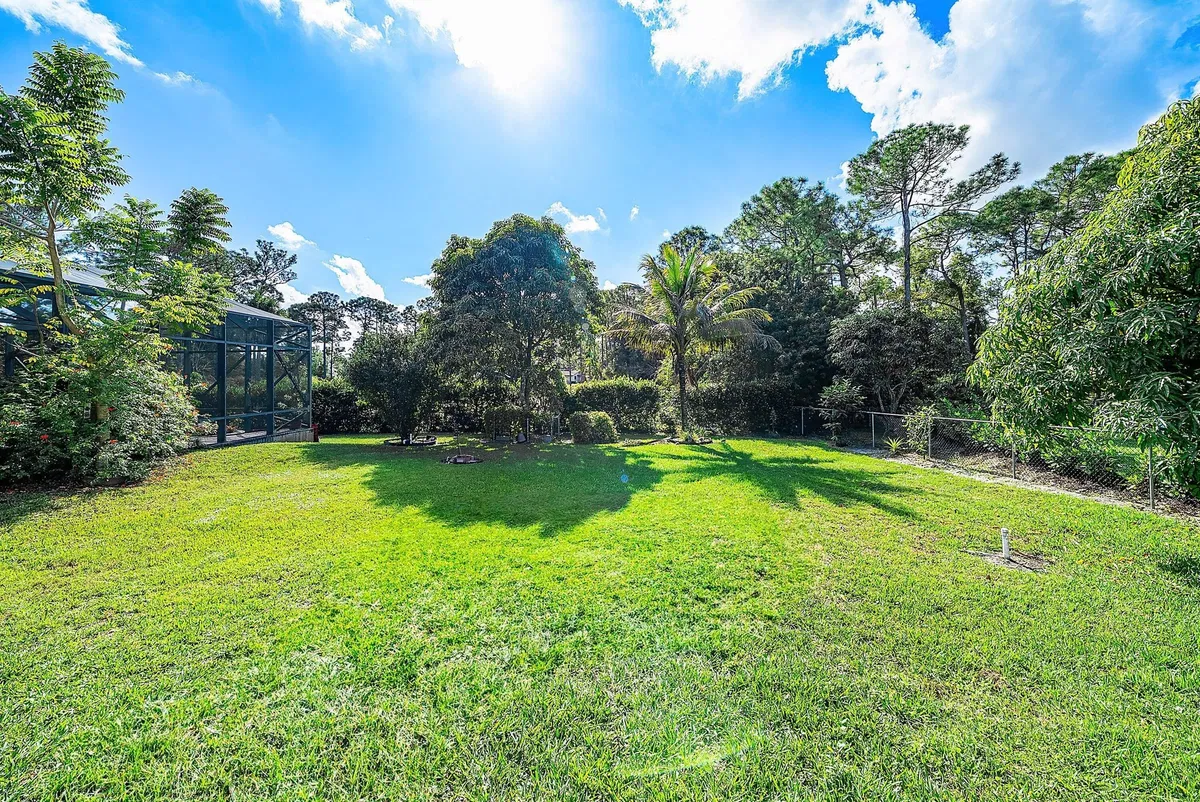 Residence photo 61