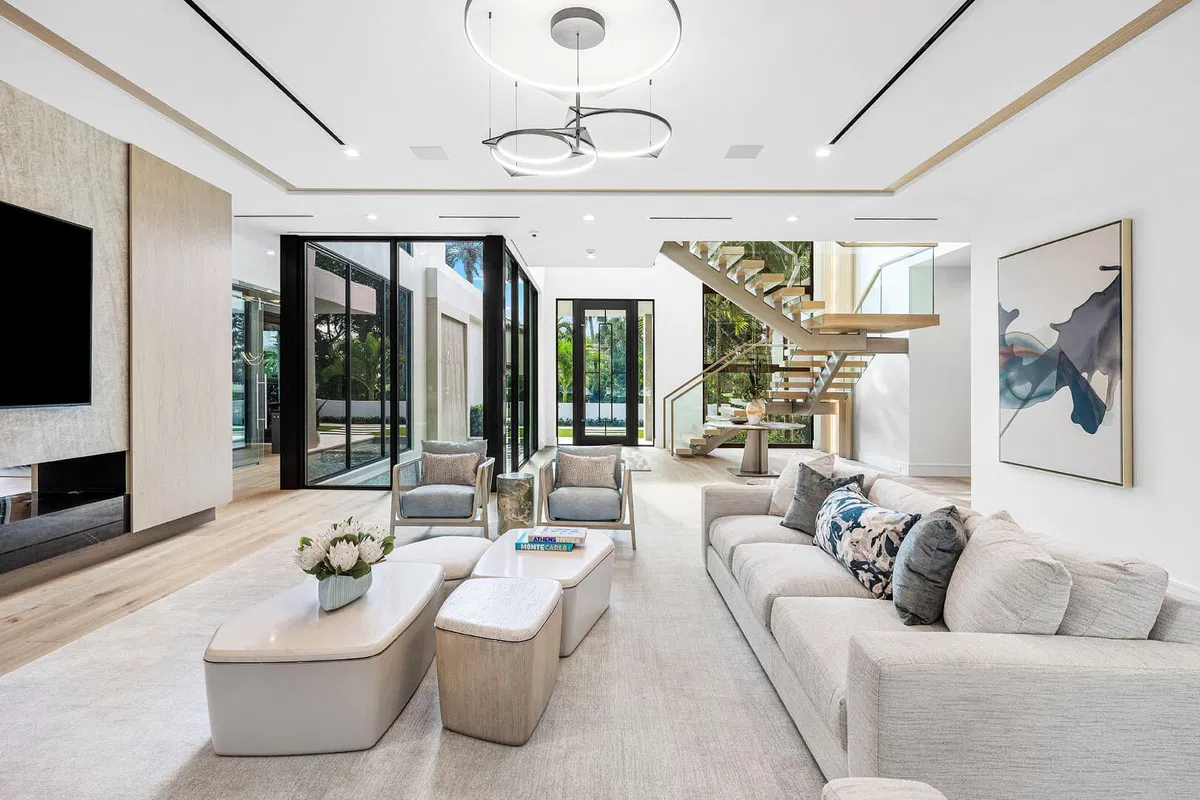 Royal Palm Yacht and Country Club Residence photo 10