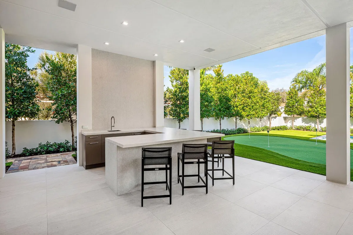 Royal Palm Yacht and Country Club Residence photo 28