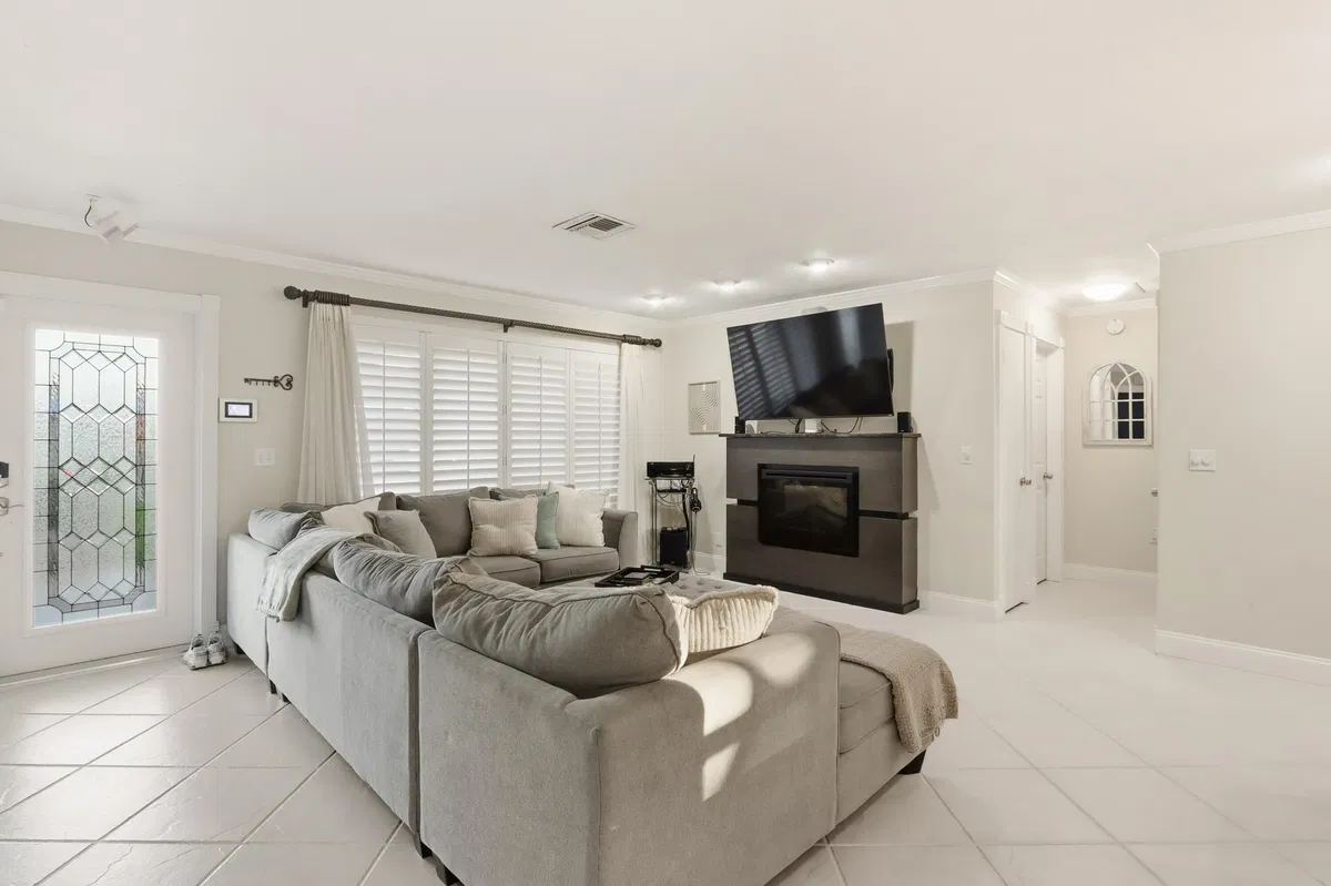 Residence photo 16