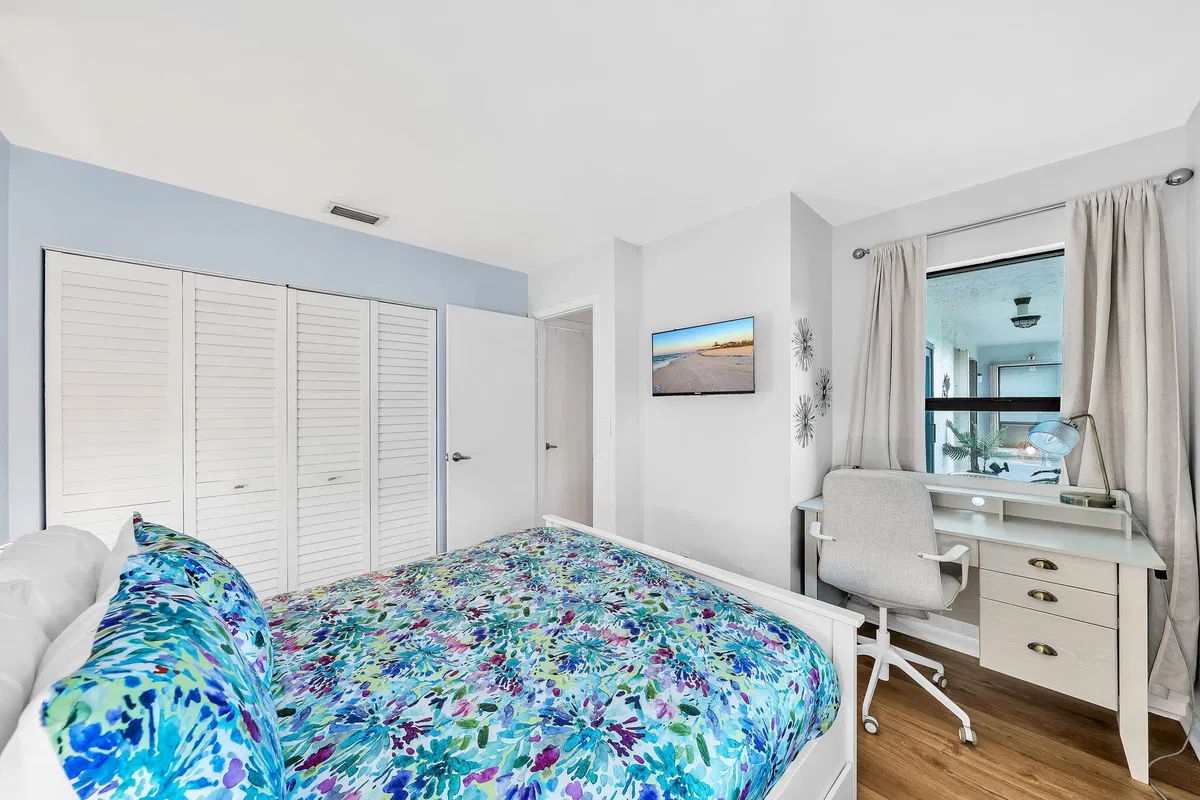 Unit 37 U photo 22