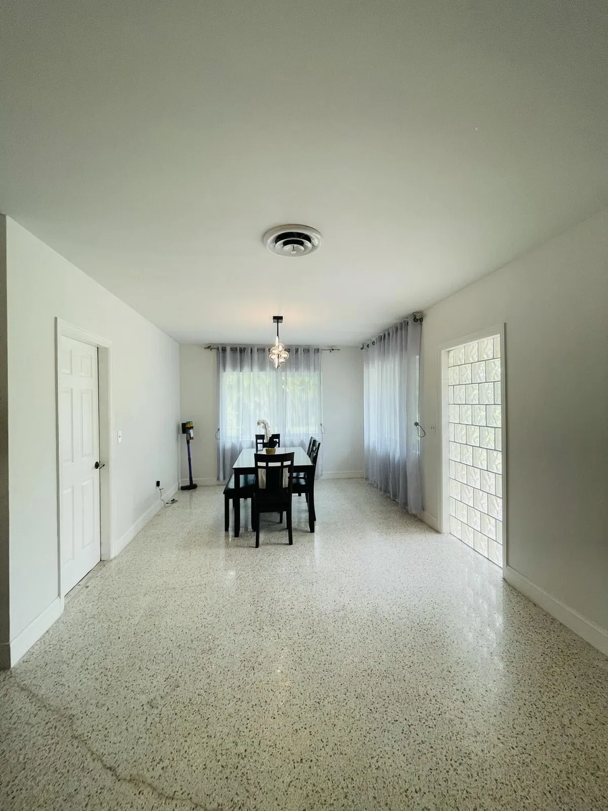 Residence photo 16