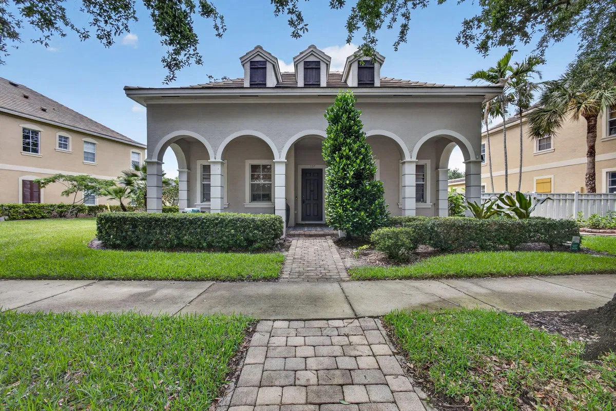 Canterbury Place Residence