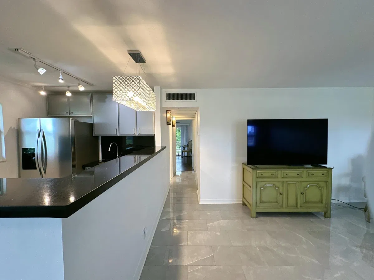 Residence photo 10