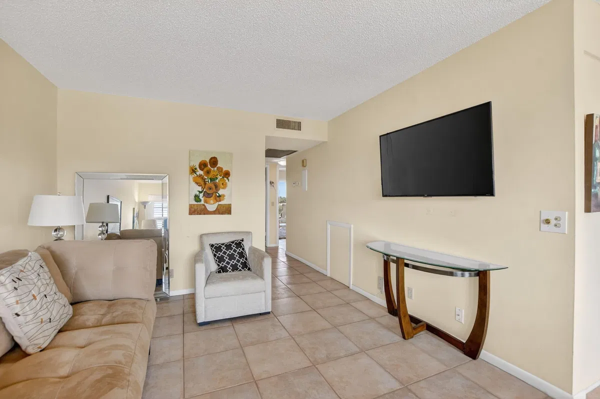 Residence photo 10