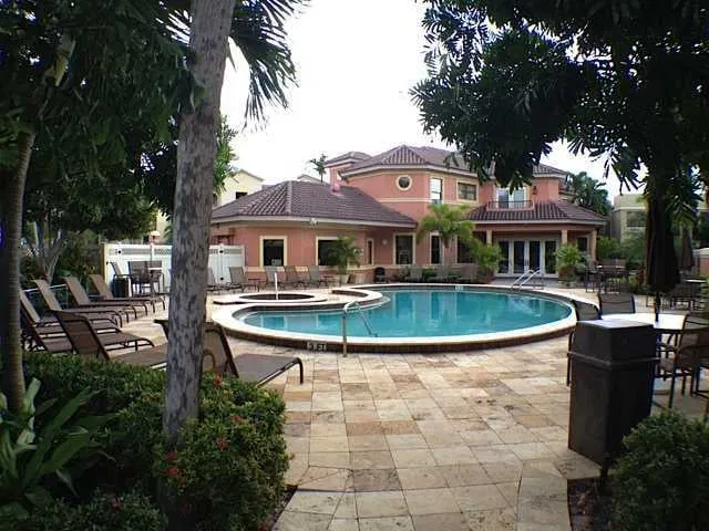 Residence photo 16