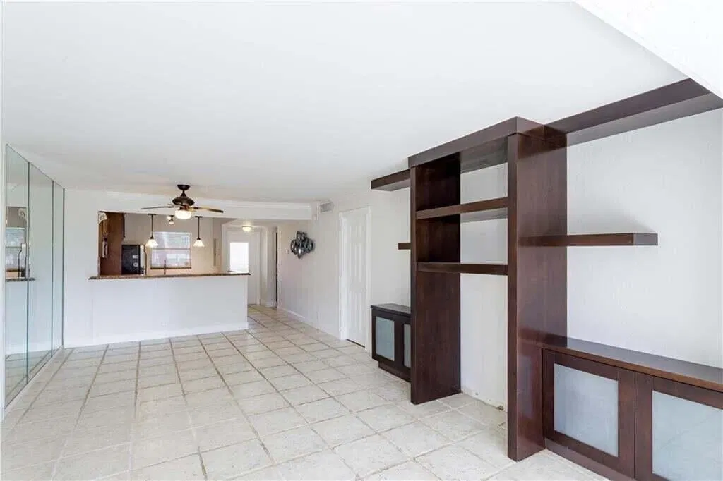  Unit 2060 photo 7