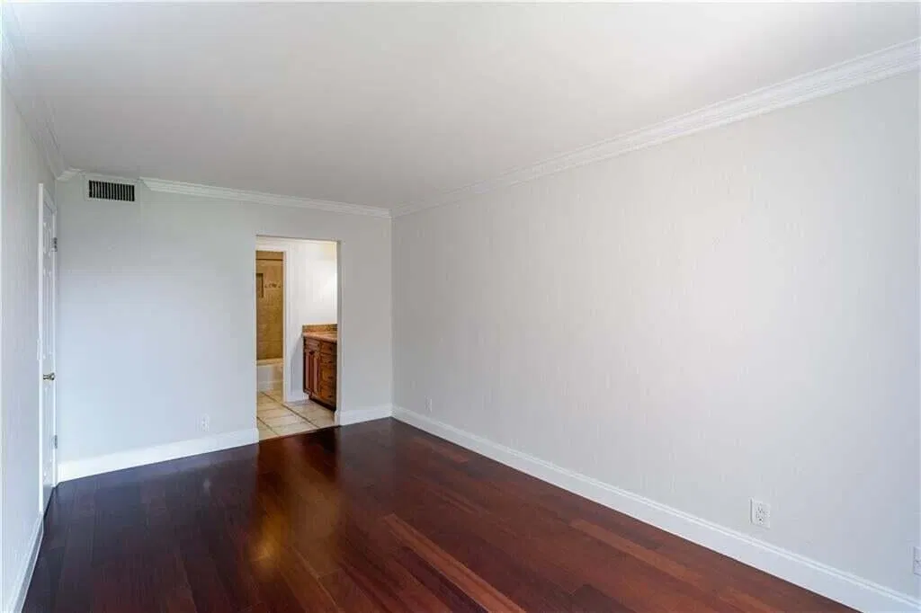 Unit 2060 photo 13