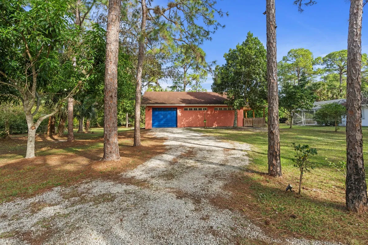 Residence photo 34