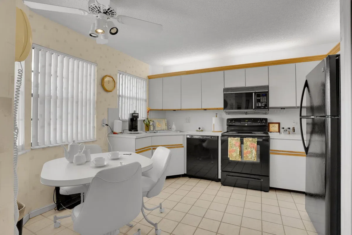 Residence photo 16