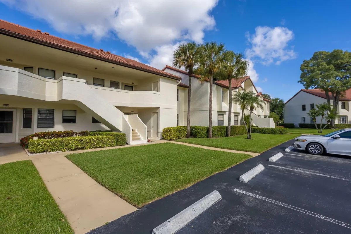 Residence photo 25