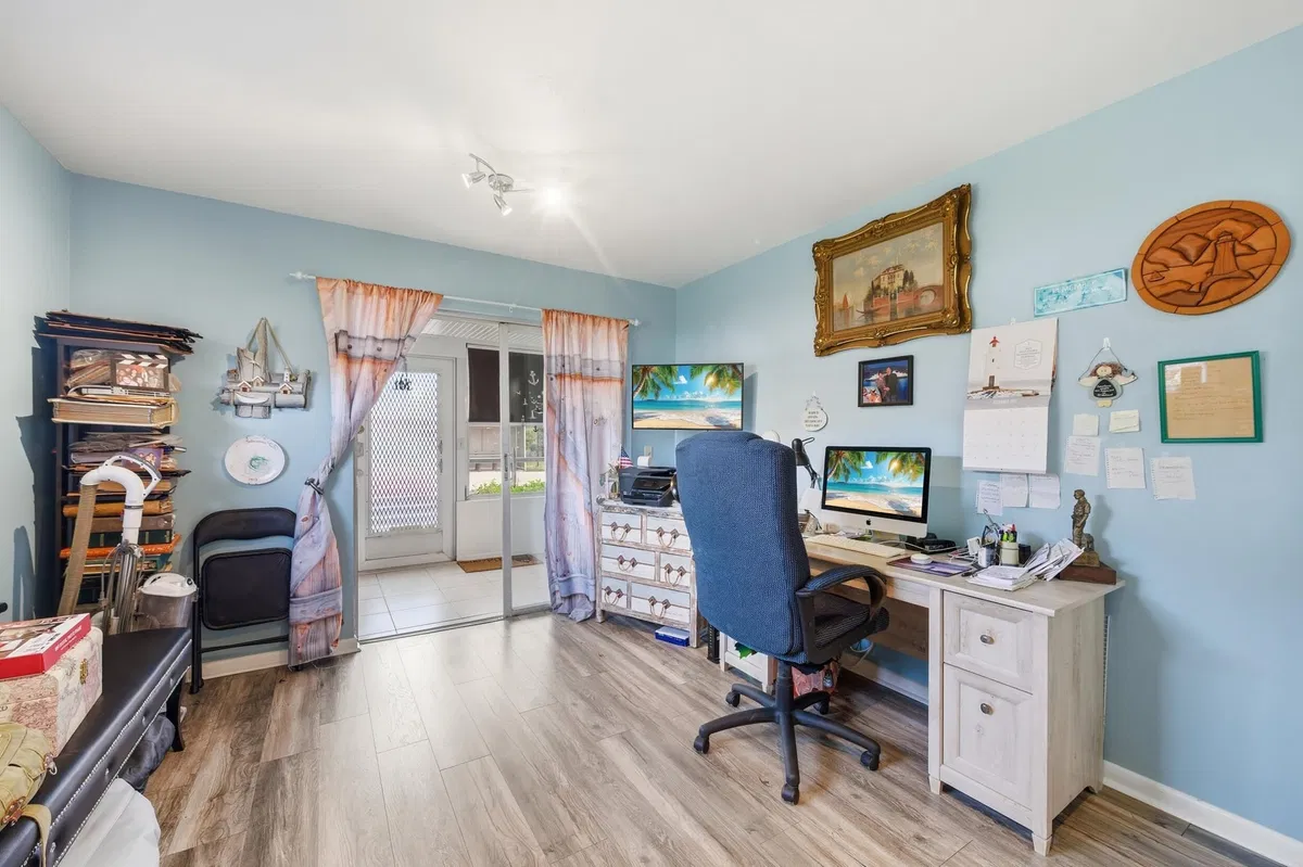 Residence photo 25