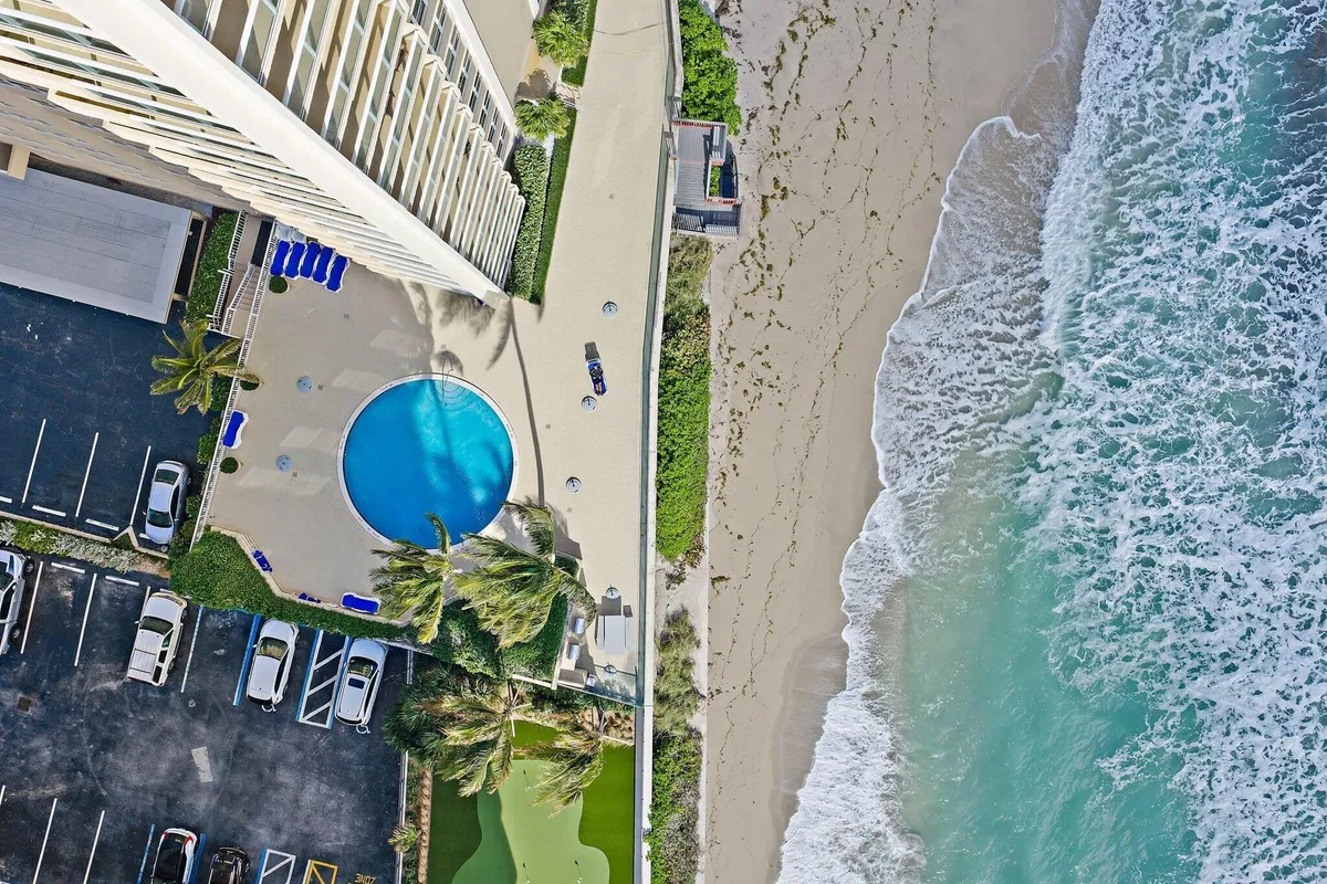 Aquarius Condominium Unit 907 photo 7