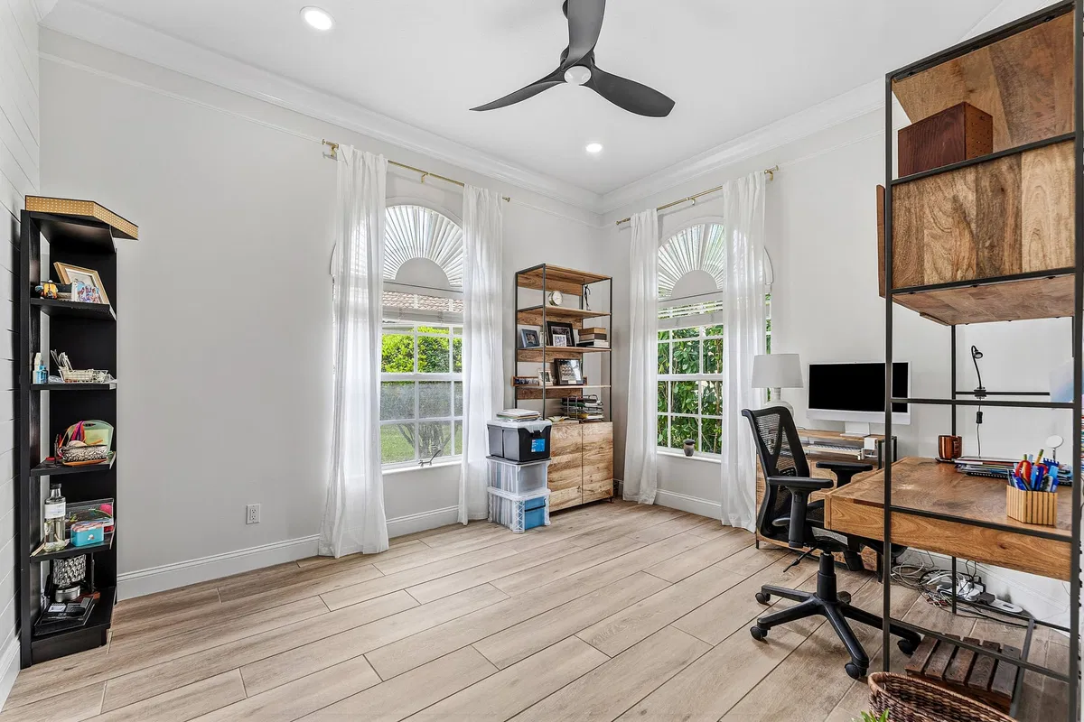 Residence photo 19
