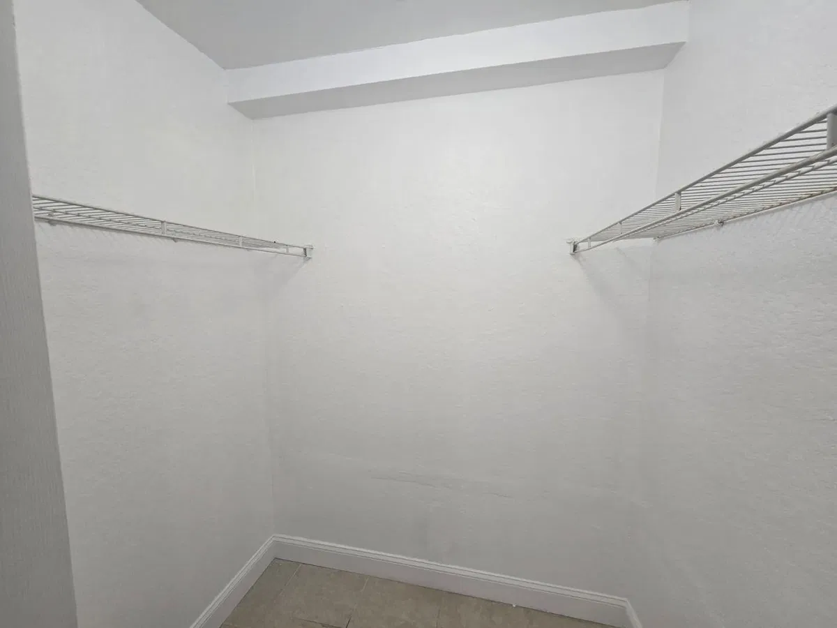 Unit 1315 photo 13