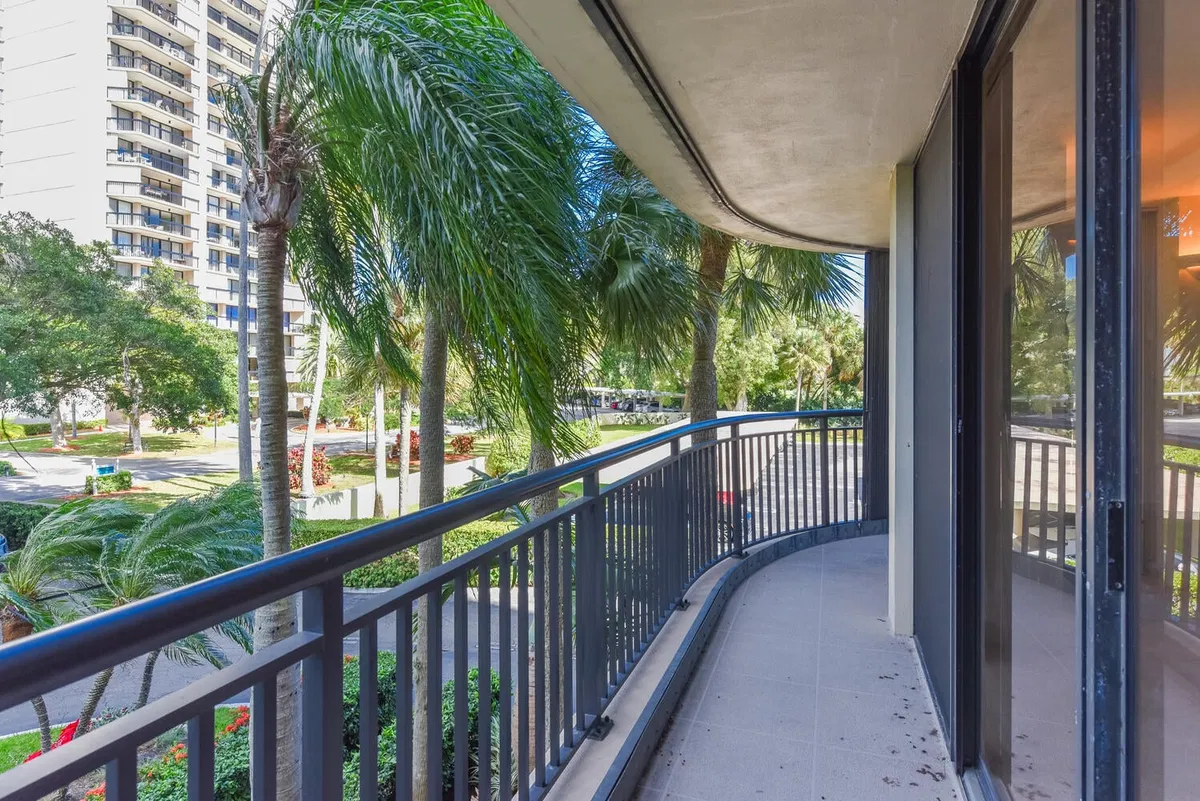 Unit 204 photo 25